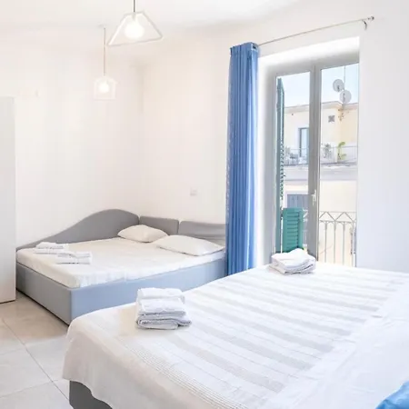 לינה וארוחת בוקר Centro נאפולי