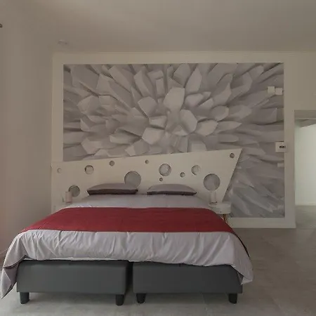 Centro לינה וארוחת בוקר 4*